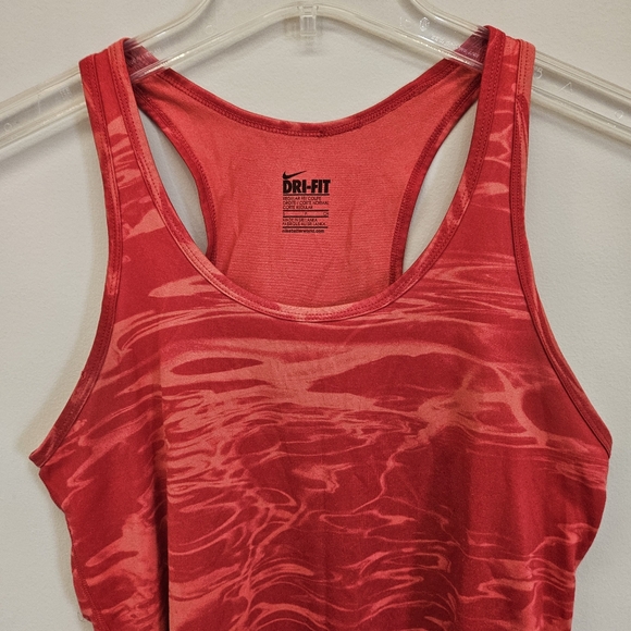 Nike Red Dri Fit Ladies Tank Top Sz Sm - Picture 2 of 6